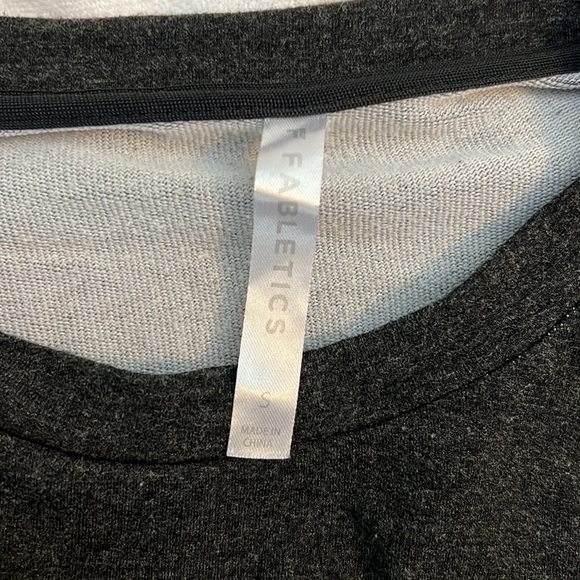 FABLETICS TOP BUNDLE - 3 tops - Picture 7 of 8